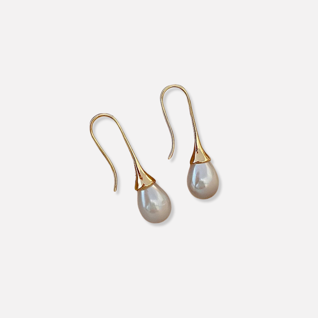 Helena | Classic Pearl Earrings