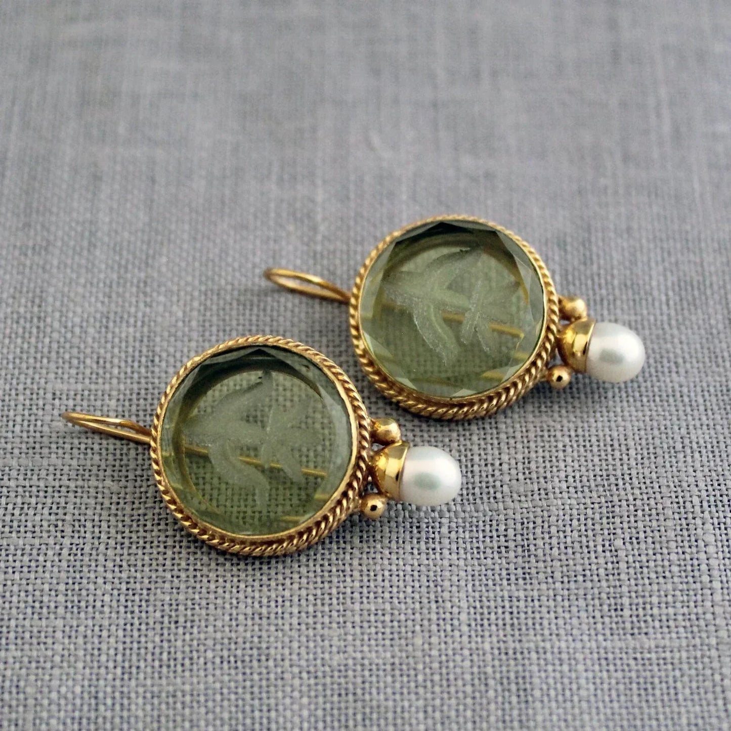 Penelope | Vintage Earrings with Green Stone and Pearl