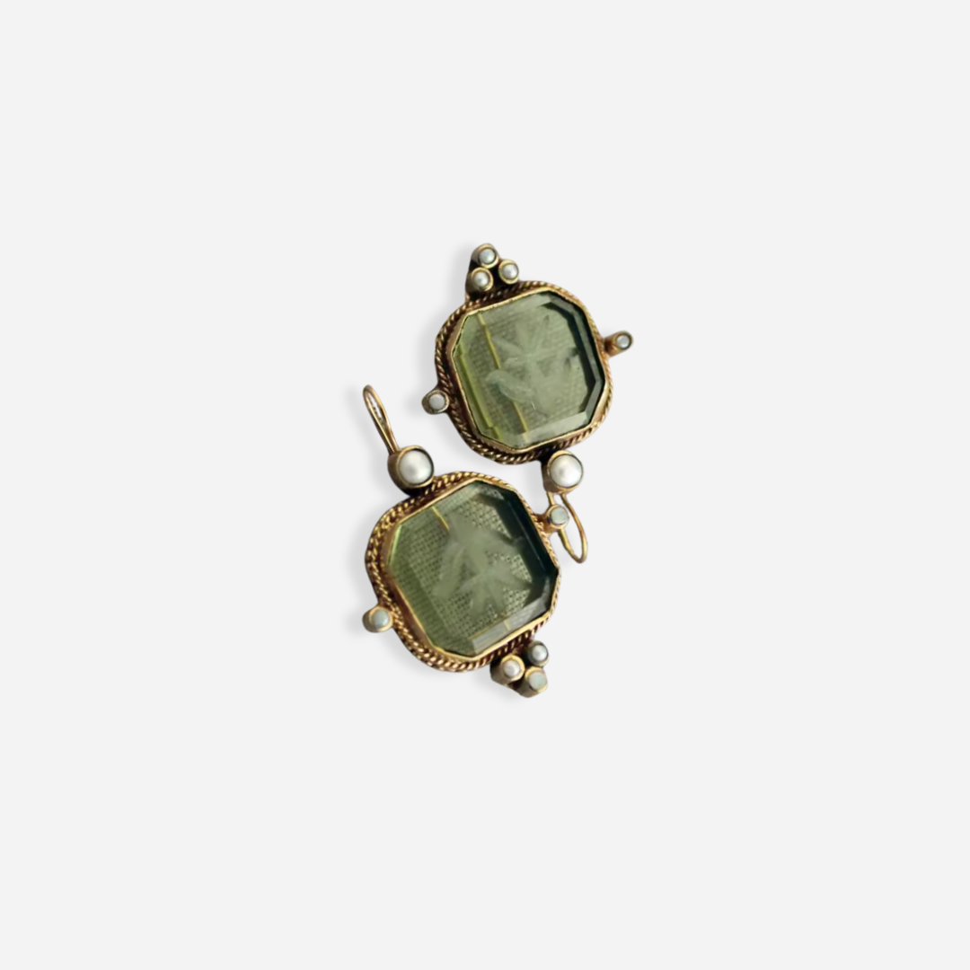Maëlle | Vintage Earrings with Green Stone and Pearl