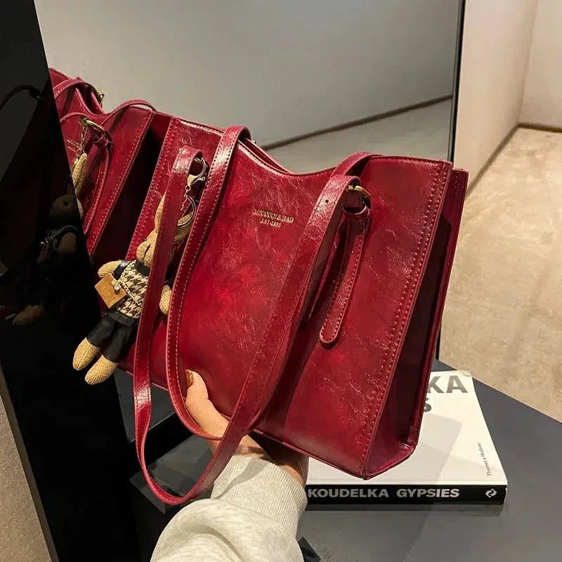 Ella | Classic Shoulder Bag