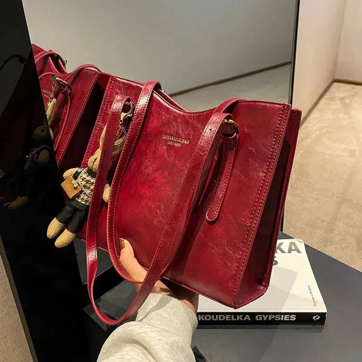 Ella | Classic Shoulder Bag