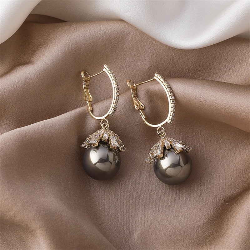 Malia | Drop Earrings with Pearl