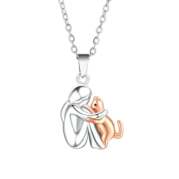 Delviera | The Embrace Necklace