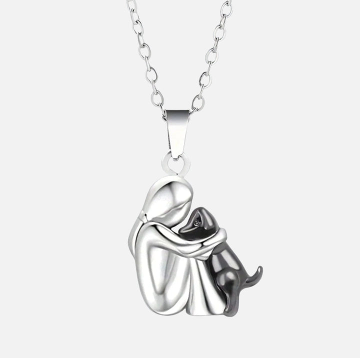 Delviera | The Embrace Necklace