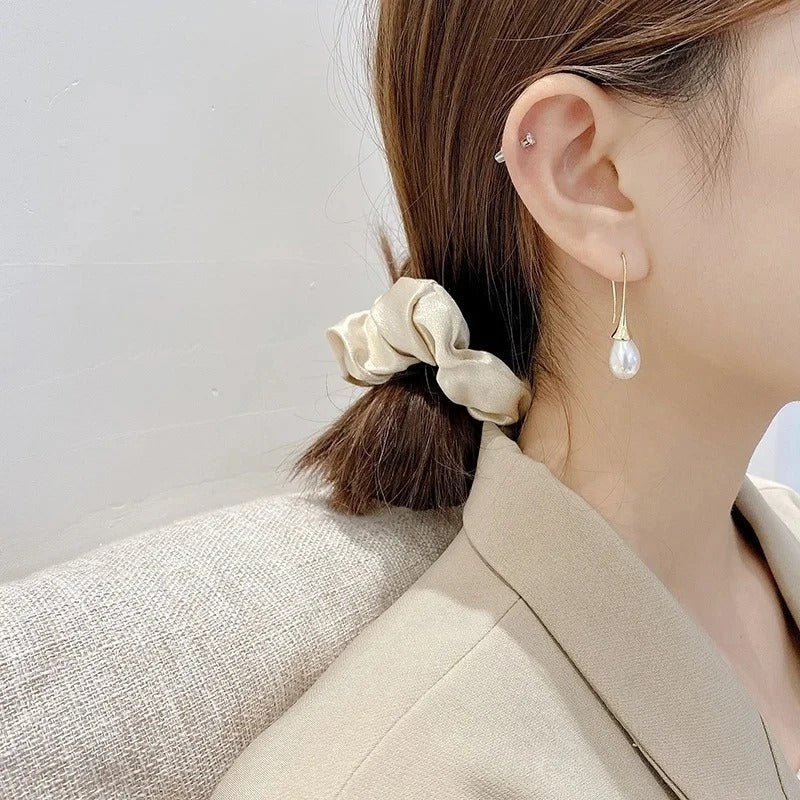 Helena | Classic Pearl Earrings