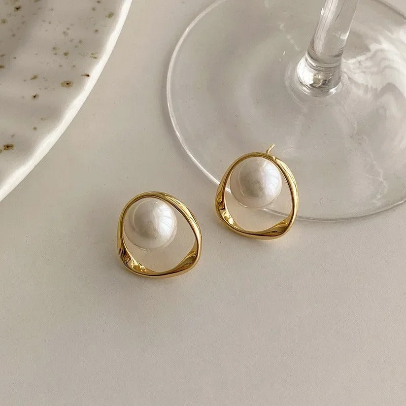 Emma | Vintage Pearl Earrings